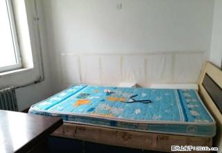 振兴附近步梯2楼 2室有床 房子干净 地段繁华 年租1.4万 - 赤峰28生活网 chifeng.28life.net