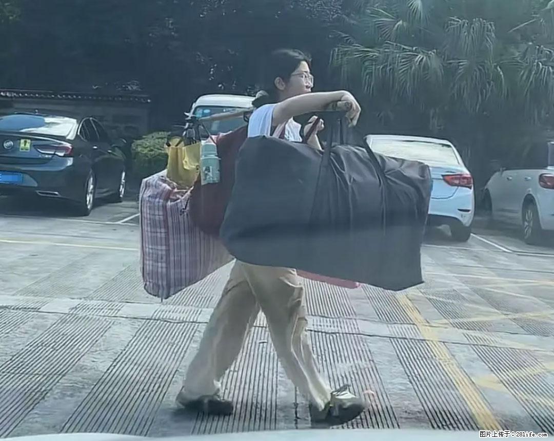 全网追的“扁担女孩”，找了一份暑假工，时薪12元 - 赤峰生活资讯 - 赤峰28生活网 chifeng.28life.net